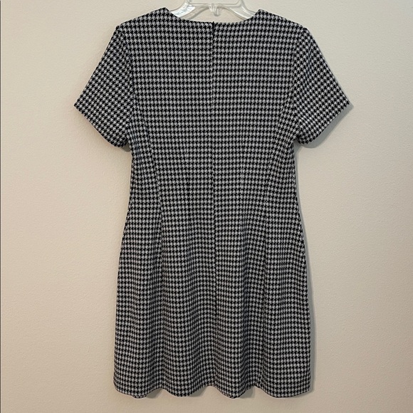 NWT Express Knit Black & White Houndstooth Check Dress - Picture 2 of 15